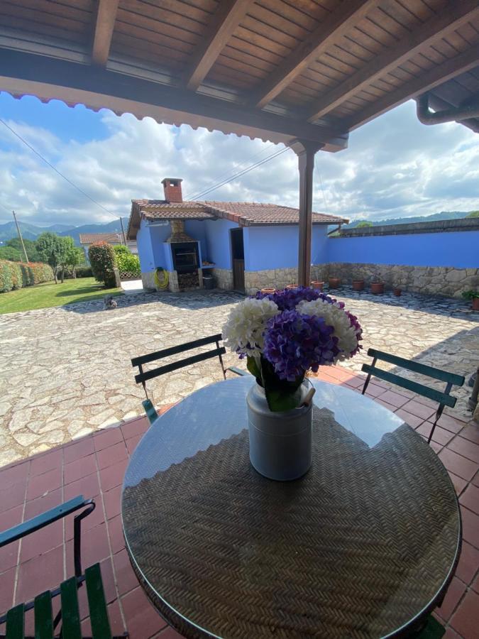 Villa Paraes Nava Екстериор снимка