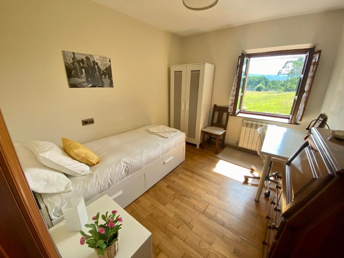 Villa Paraes Nava Екстериор снимка