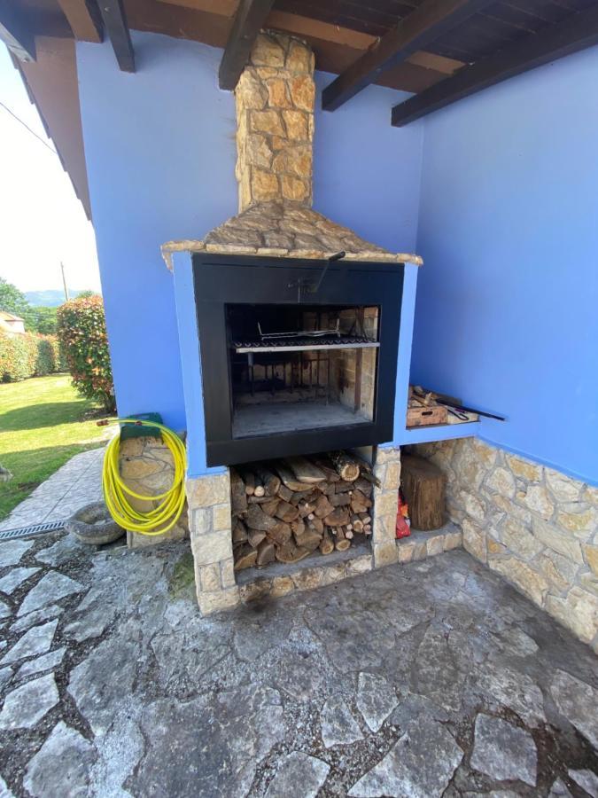 Villa Paraes Nava Екстериор снимка