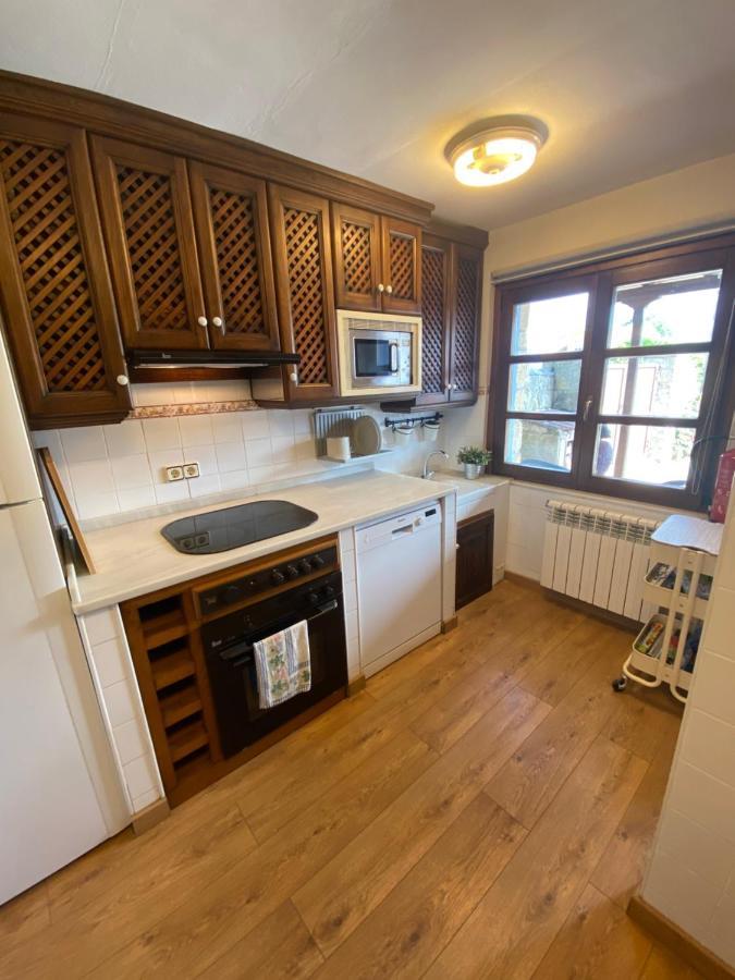 Villa Paraes Nava Екстериор снимка