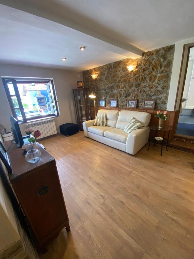 Villa Paraes Nava Екстериор снимка